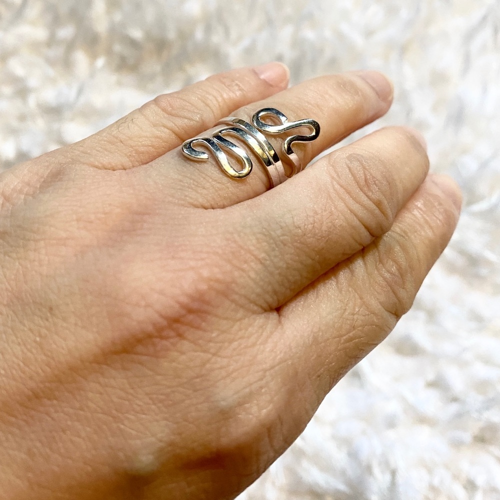 Sterling Silver Dancing Ribbon Ring - image 3